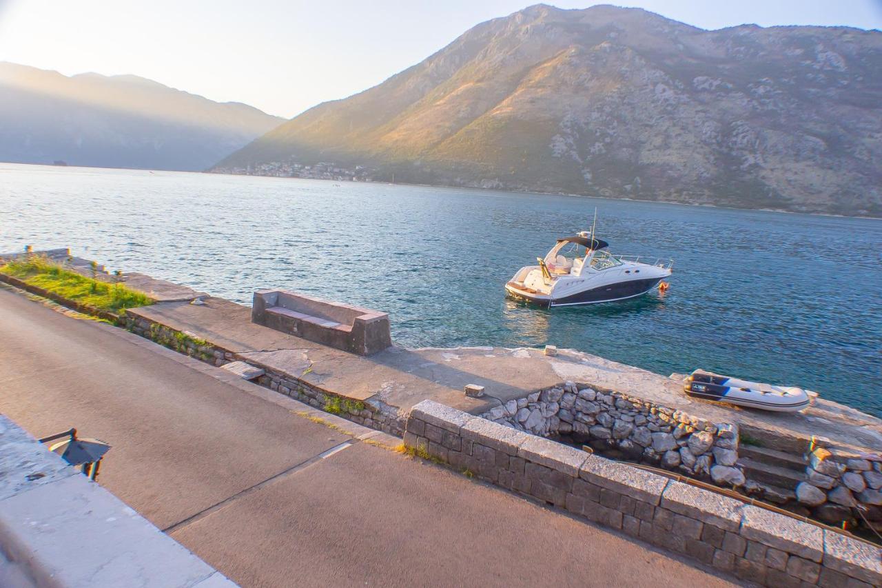 Pallazo Uniqato Seafront Kotor Exterior foto